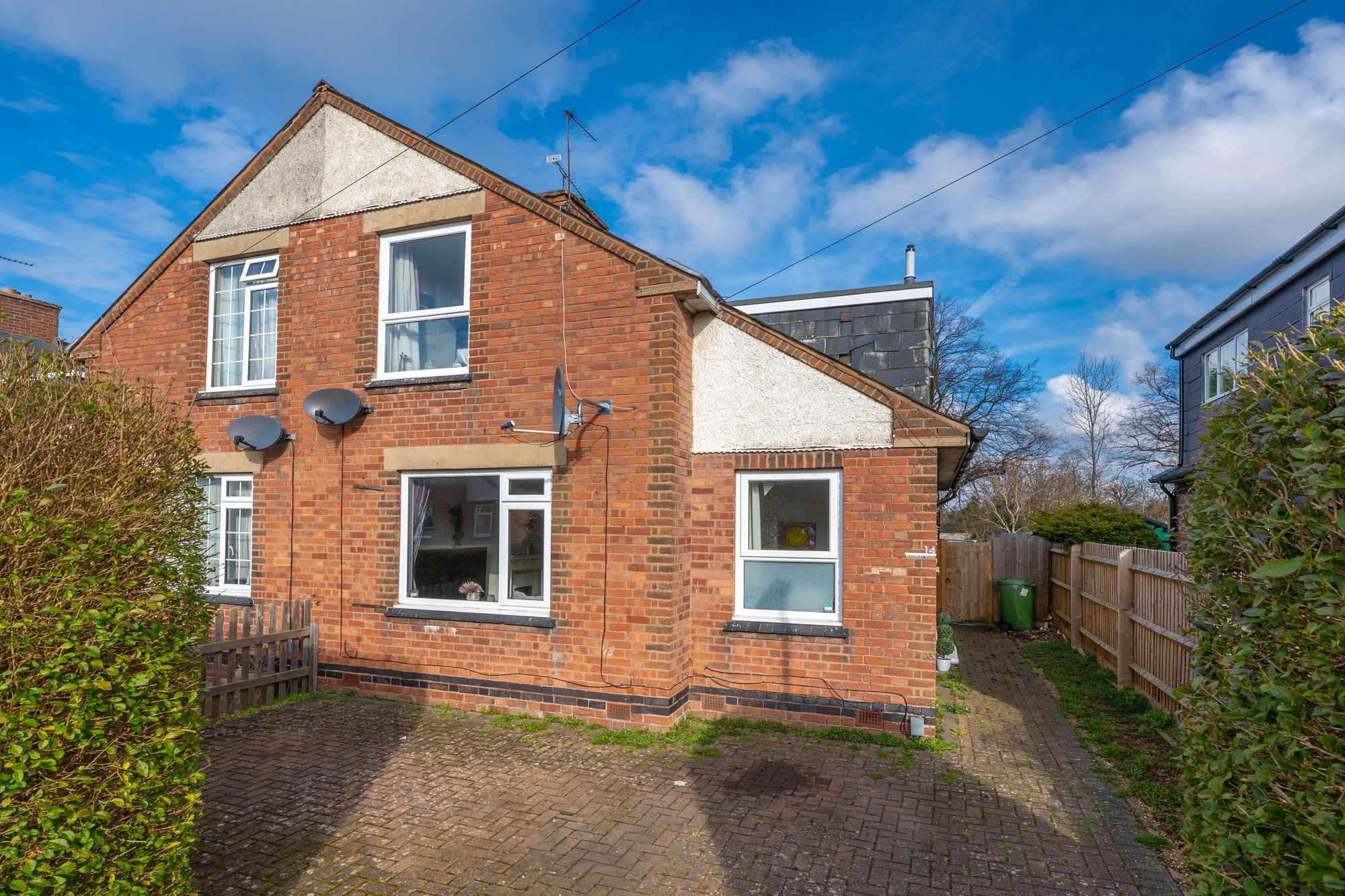 2 bed semi-detached house for sale in Waverley Road, Leamington Spa, CV31 - Property Image 1