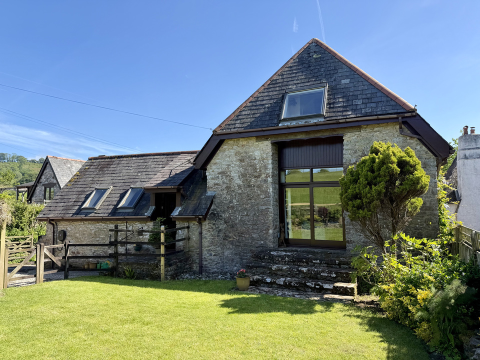 3 Bed Barn Conversion For Sale In Littlehempston, Totnes