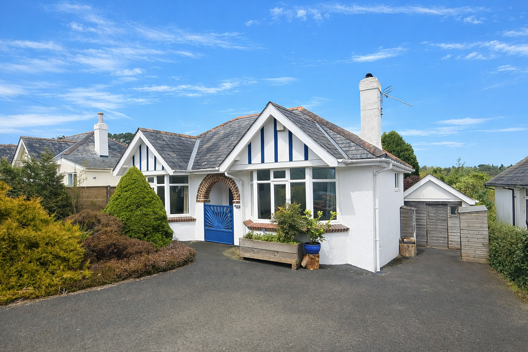 3 Bed Bungalow For Sale In Follaton, Totnes