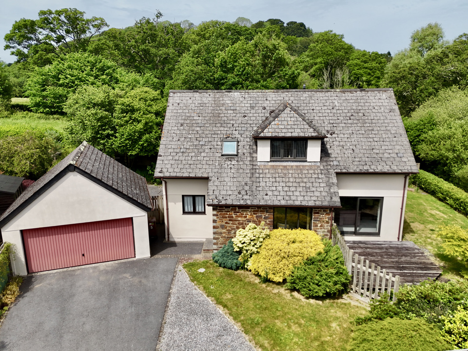 4 Bed Detached House For Sale In Dartside, Totnes