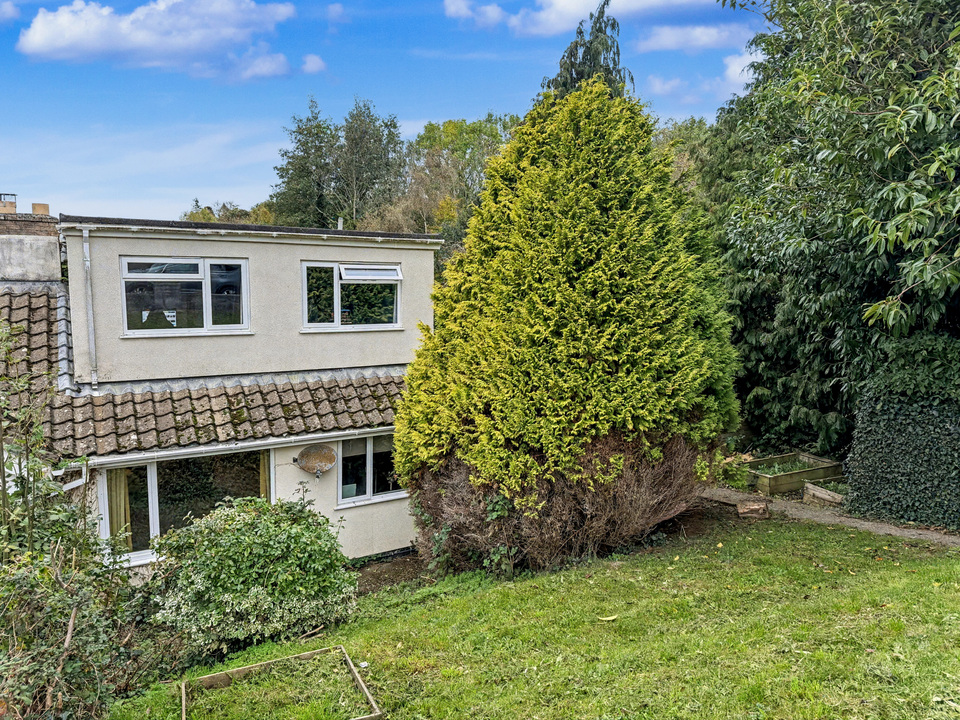 4 Bed Bungalow For Sale In Elmhirst Drive, Totnes