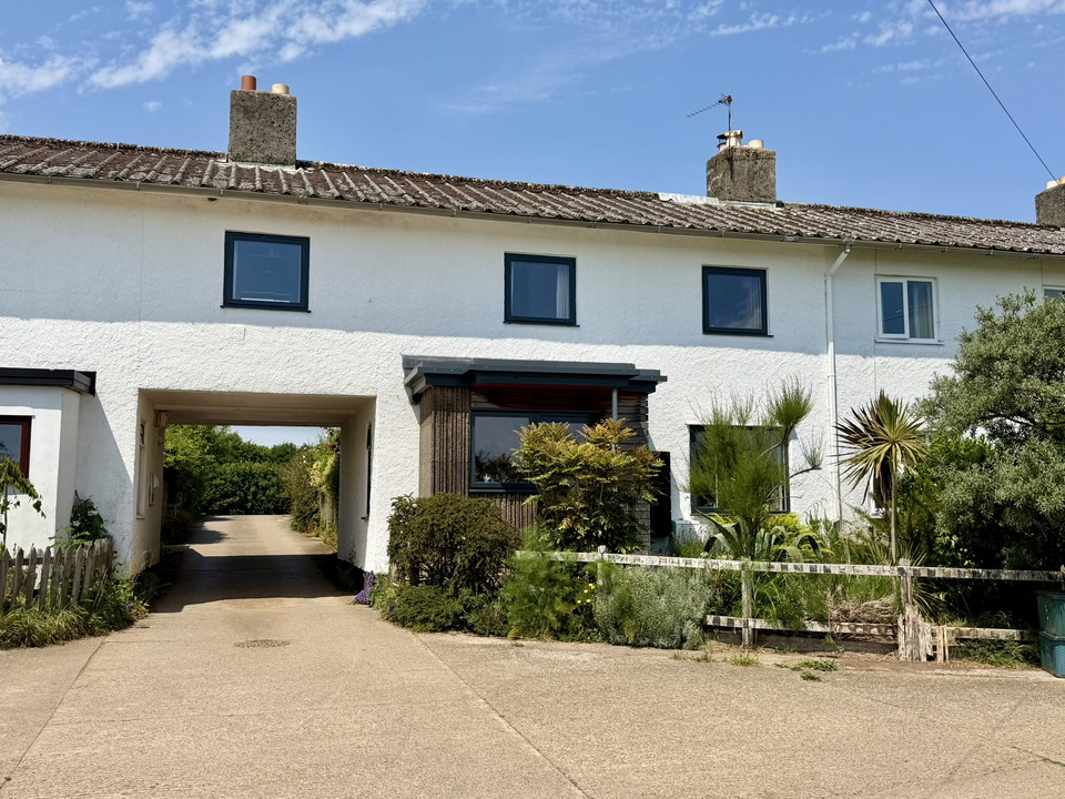 3 Bed Terraced House For Sale In Broom Park, Dartington