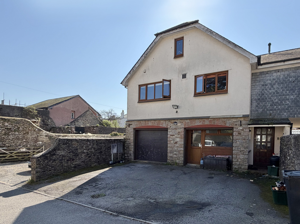 4 Bed Semi-Detached House For Sale In Mill Tail, Totnes