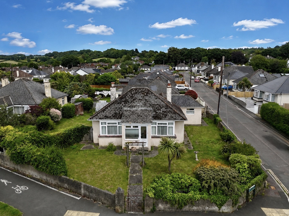 2 Bed Bungalow For Sale In Exeter Road, Kingsteignton, Newton Abbot