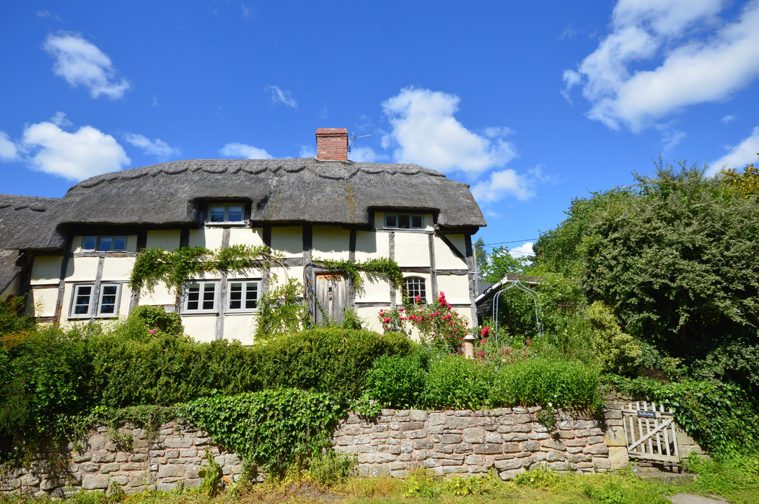 5 Bed Cottage For Sale In Hemhill, Lugwardine - 3 Bedroom Cottage With 2 Holiday Cottages (Ref: 677380)
