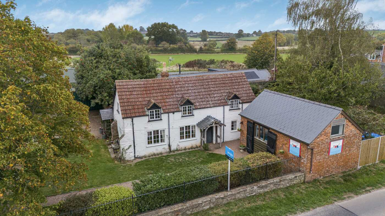 3 Bed Detached House For Sale In Little Red House, Eaton Bishop, Hereford, Herefordshire (Ref: 678606)