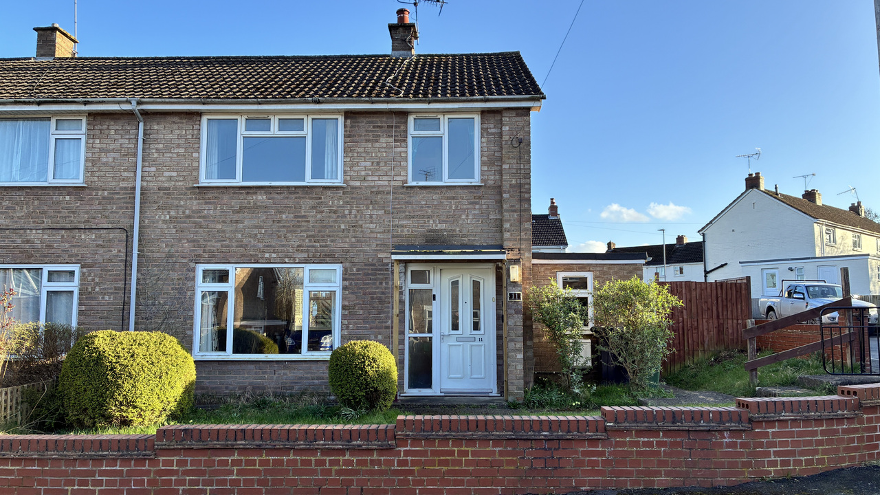 3 Bed Semi-Detached House For Sale In Curl View Crescent, Pembridge, Leominster, (Ref: 706524), Herefordshire, HR6 9HQ