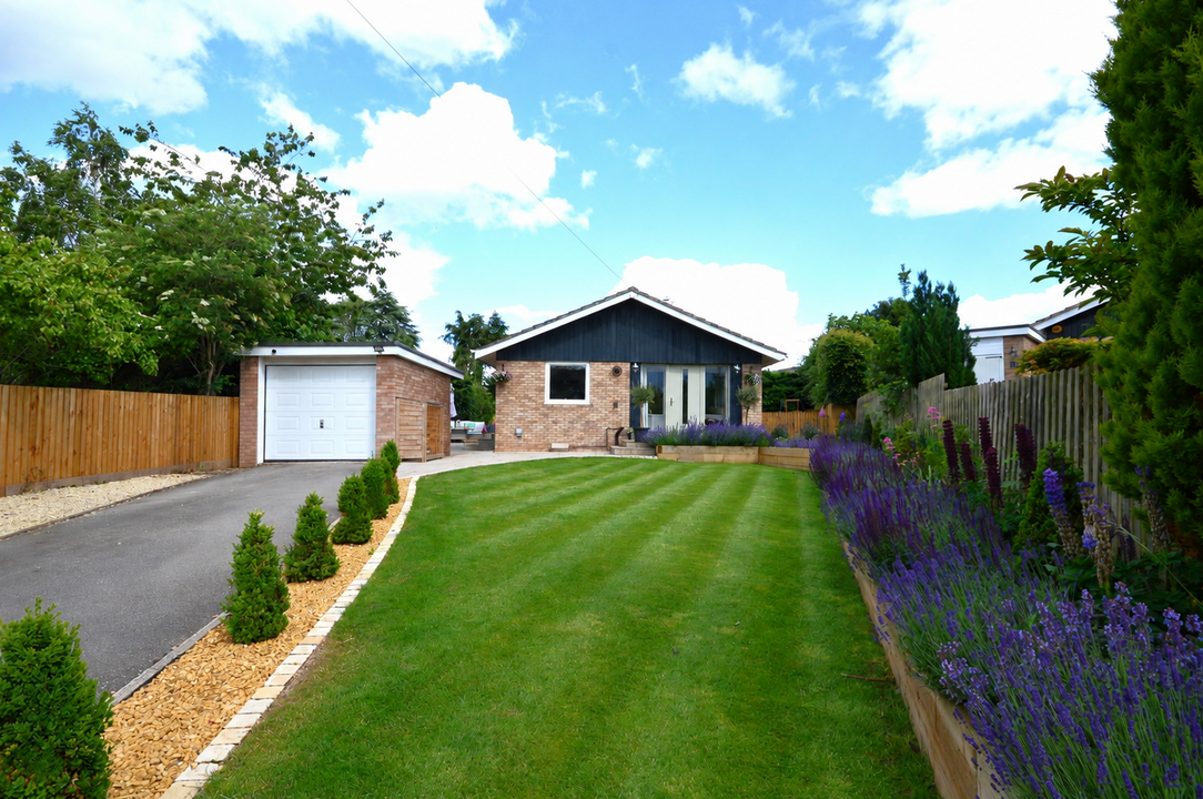 2 Bed Detached Bungalow For Sale In Orchard Green, Marden, Hereford, Herefordshire (Ref: 690655)