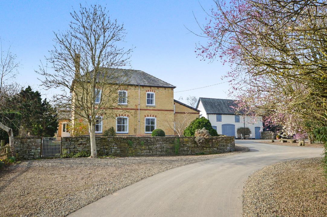 5 Bed Country House For Sale In Eardisland (Ref: 706941)