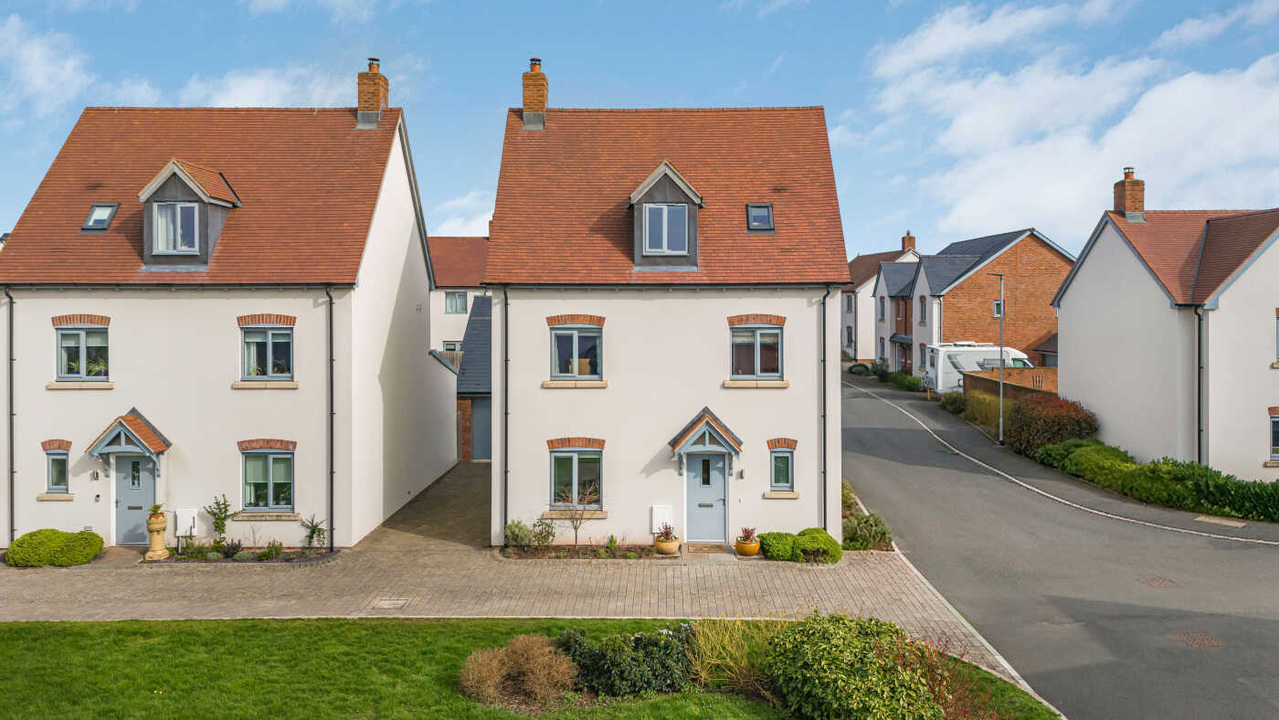 5 Bed Detached House For Sale In Garnstone Drive, Weobley, Hereford, Herefordshire (Ref: 603101)