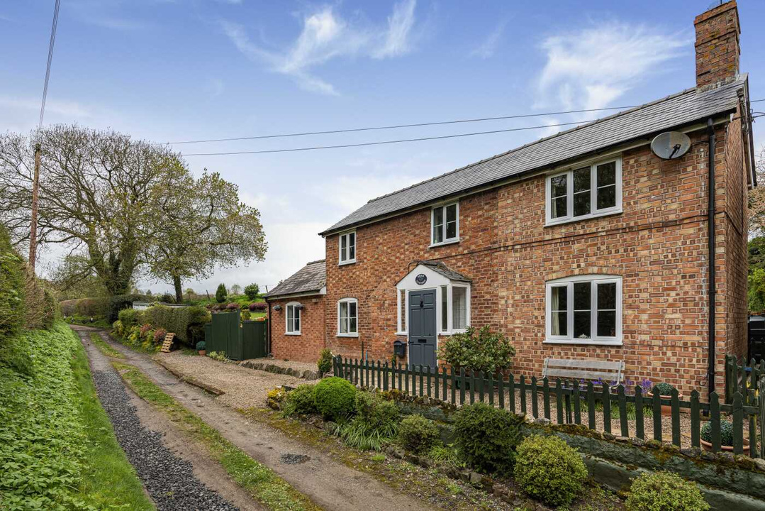 3 Bed Cottage For Sale In Brick Cottage, Staunton-On-Arrow, Leominster, (Ref: 712489), Herefordshire, HR6 9LE