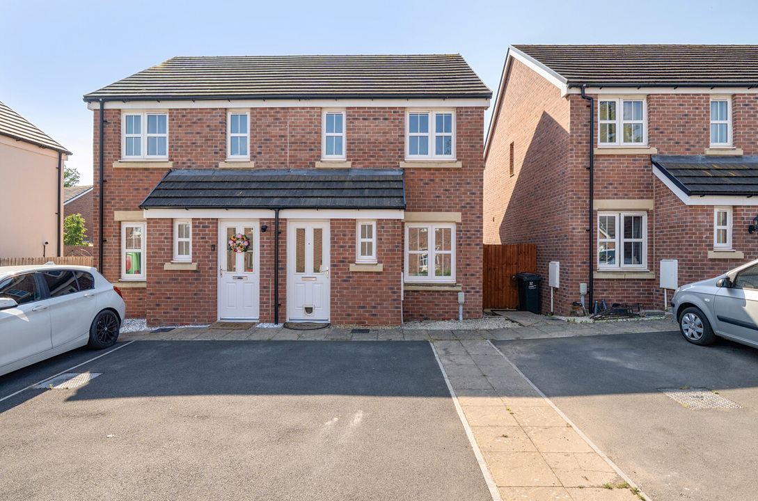 2 Bed Semi-Detached House For Sale In Primrose Avenue, Clehonger, Hereford, Herefordshire (Ref: 719309)
