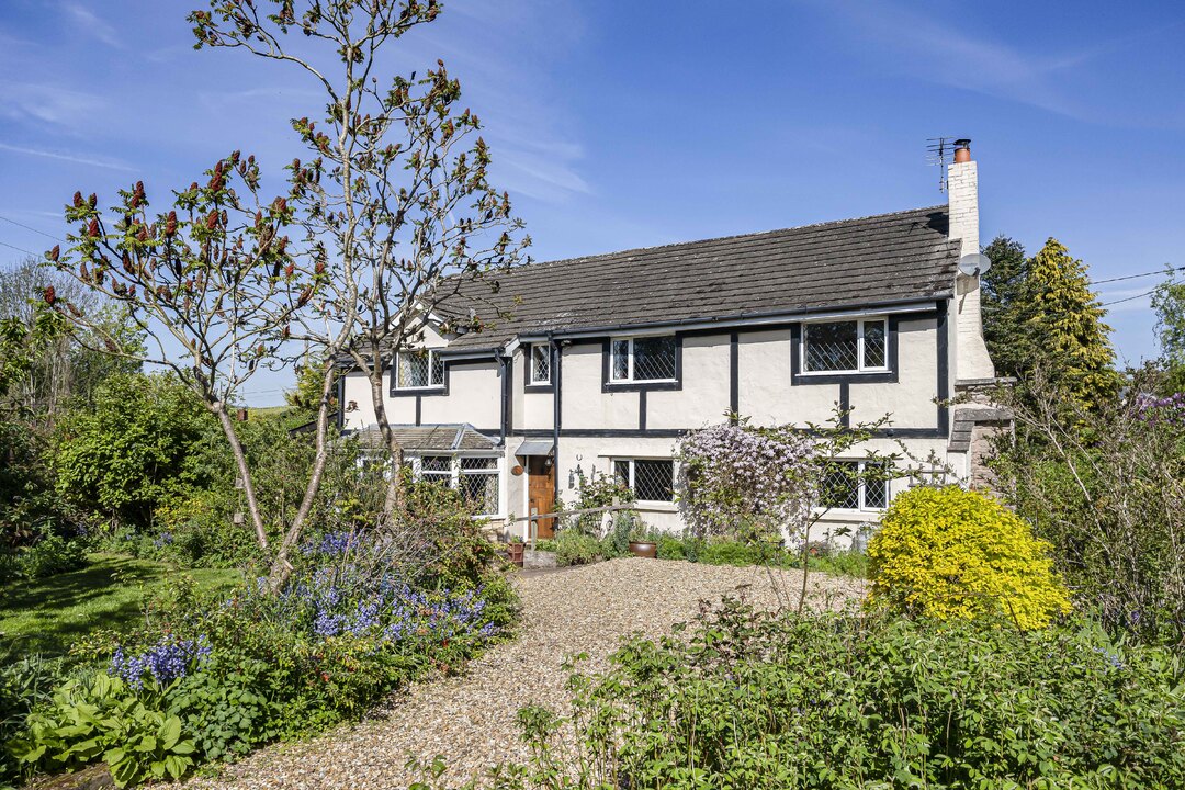 4 Bed Detached House For Sale In Urdimarsh Cottage, Marden, Hereford (Ref: 648414)