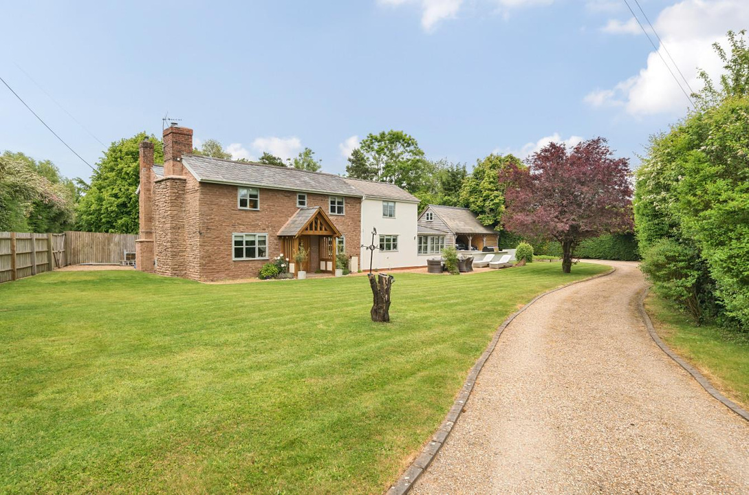 4 Bed Detached House For Sale In Bredenbury, Bromyard (Ref: 690666)
