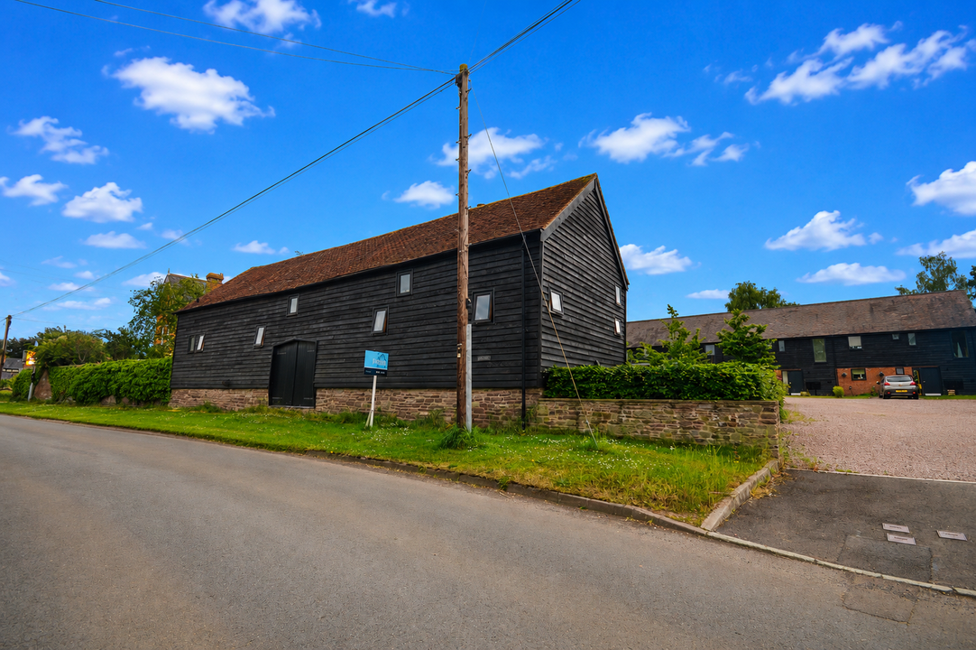 4 Bed Barn Conversion For Sale In Stocks Barn, Wellington, Herefordshire (Ref: 667193)