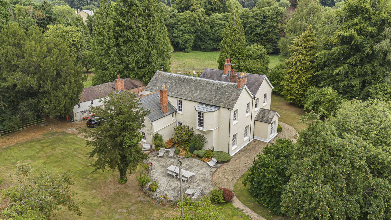 7 Bed Detached House For Sale In The Old Vicarage, Aymestrey, Leominster, (Ref: 673523), Herefordshire, HR6 9SU