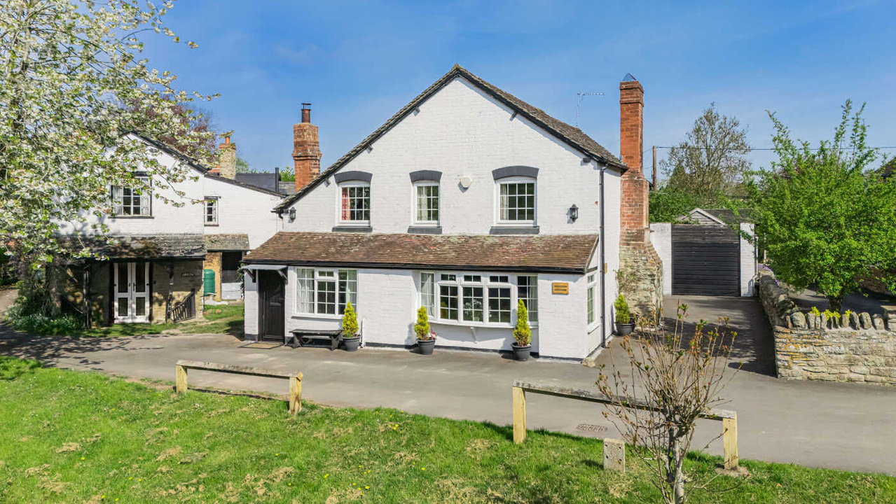 4 Bed Detached House For Sale In Bridgend Cottage, Eardisland, Leominster, (Ref: 714696), Herefordshire, HR6 9BT