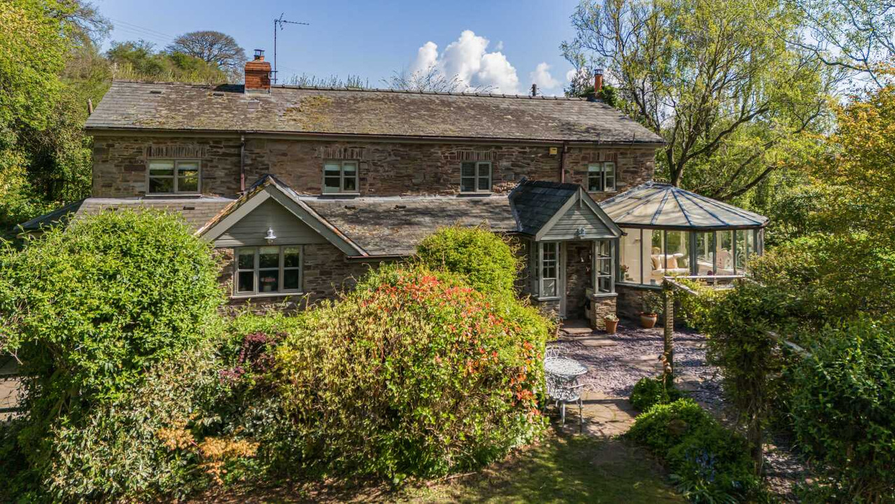 3 Bed Detached House For Sale In Holly Bush House, Bredwardine, Hereford, Herefordshire (Ref: 712764)