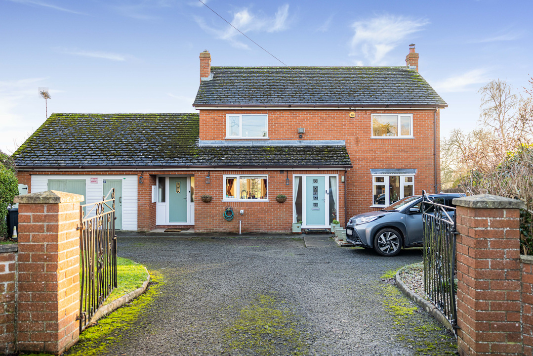 3 Bed Detached House For Sale In Grove House, Ryelands, Leominster, (Ref: 690670), Herefordshire, HR6 8QB