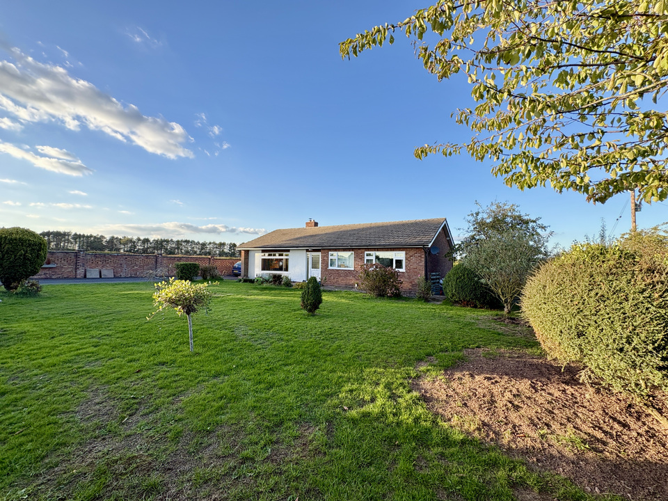 3 Bed Detached Bungalow For Sale In Winsley Park Bungalow, Hope-Under-Dinmore, Leominster, Herefordshire (Ref: 680992)
