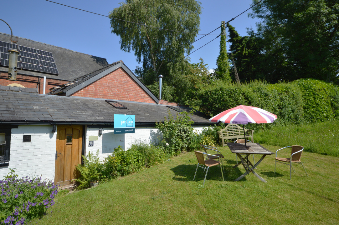 2 Bed Link Detached House For Sale In Pembridge, Leominster, Herefordshire, (Ref: 707566), HR6 9DS