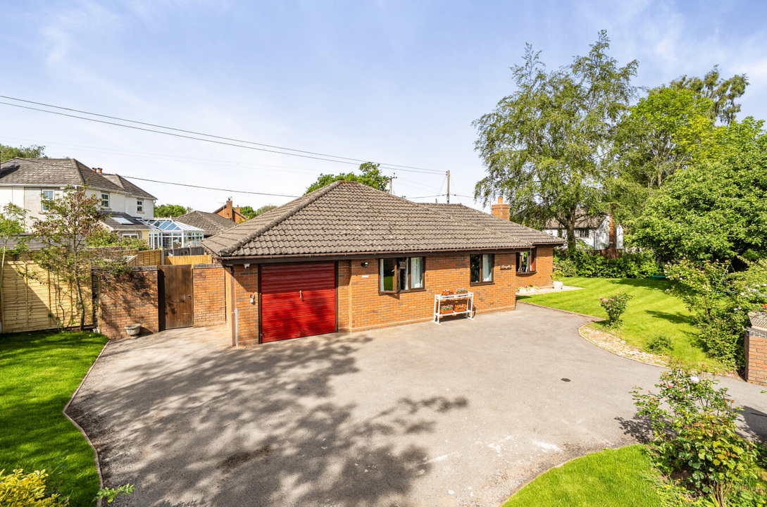 2 Bed Detached Bungalow For Sale In Greengarth, Lower Eggleton, Ledbury, Herefordshire (Ref: 718880)