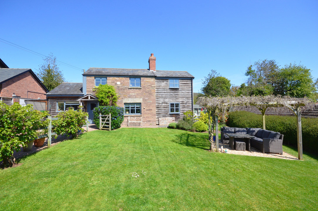 4 Bed Detached House For Sale In Tillington, Hereford (Ref: 699650)