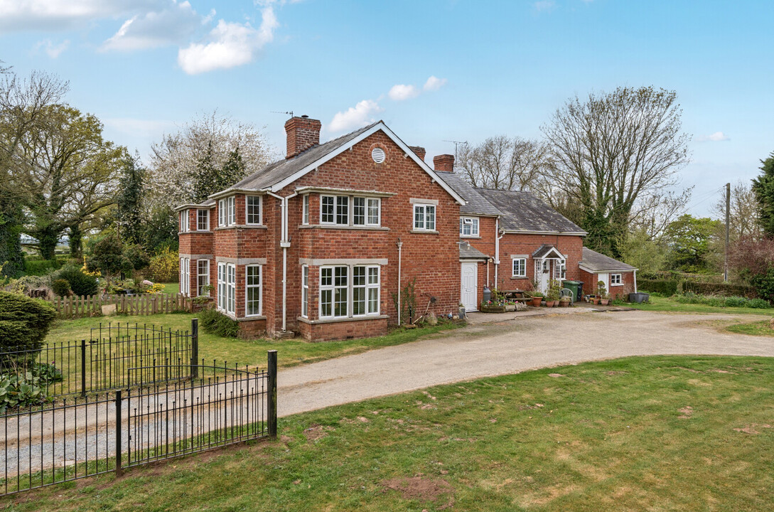 6 Bed Detached House For Sale In Ways End, Fair Mile, Stoke Prior, Leominster, (Ref: 647111), Herefordshire, HR6 0LR