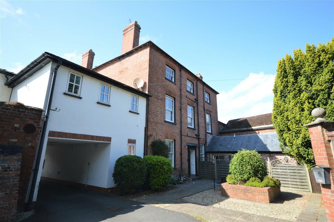 1 Bed Apartment For Sale In South Street, Leominster, Herefordshire (Ref: 595196)