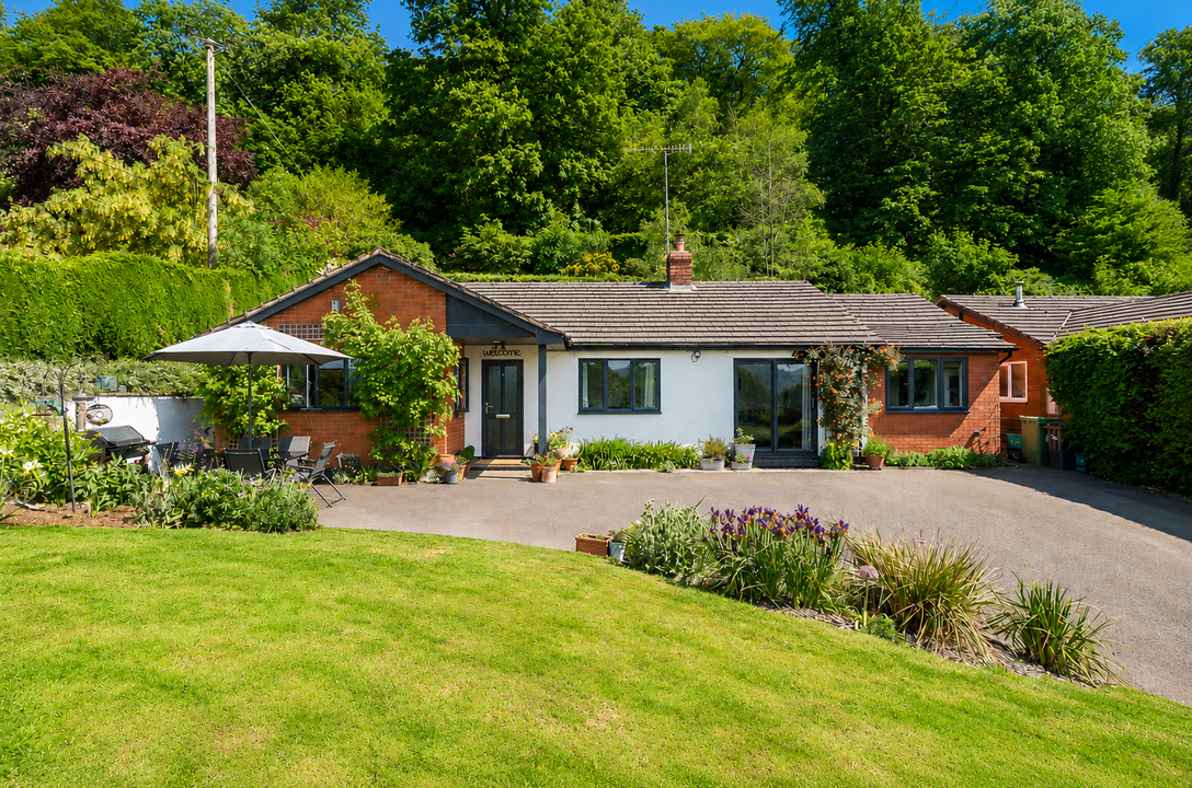 3 Bed Detached Bungalow For Sale In Scarr Bank, Old Radnor, Presteigne, (Ref: 721356), Powys, LD8 2RL
