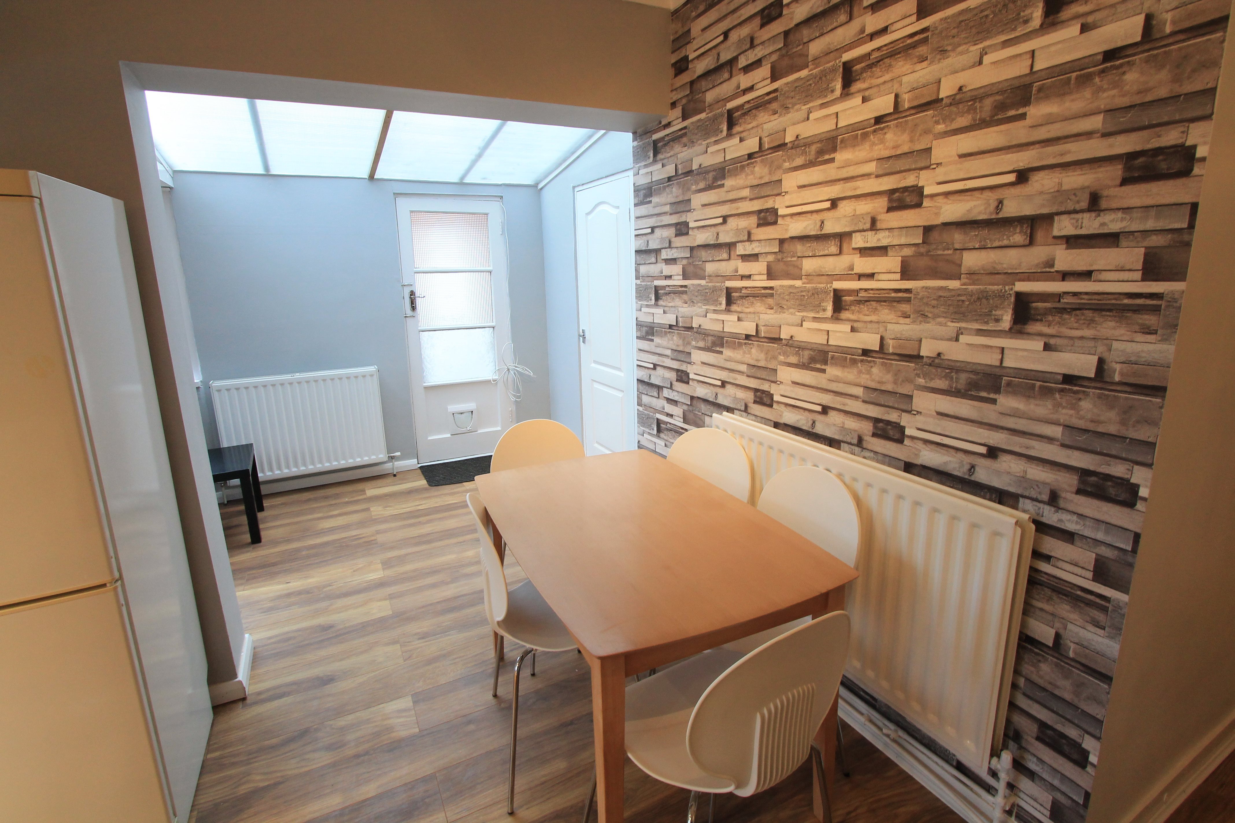 5 bed house to rent in Osborne Road, Bournemouth 9