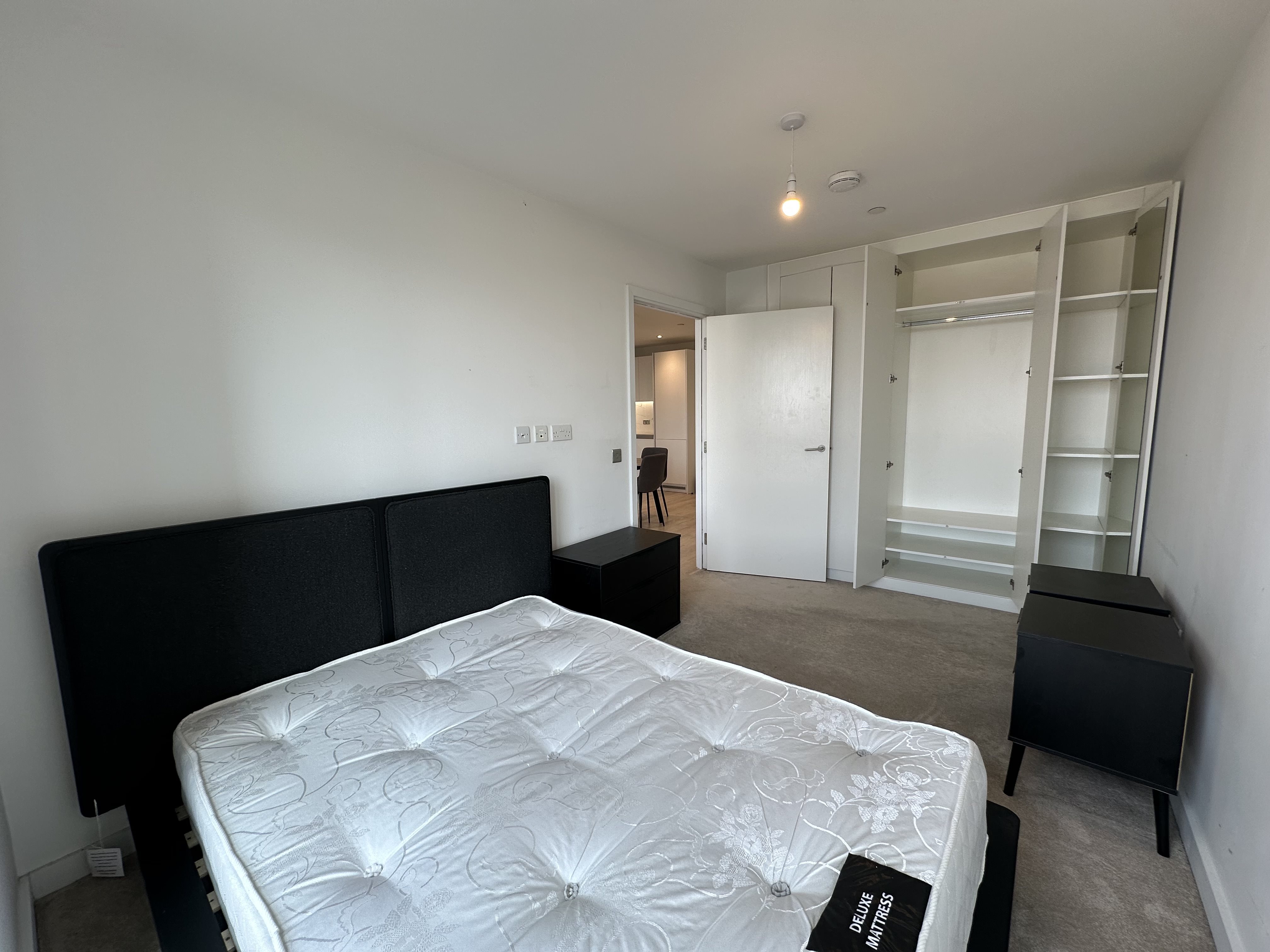 2 bed flat to rent in Holdenhurst Road, , BH8 5