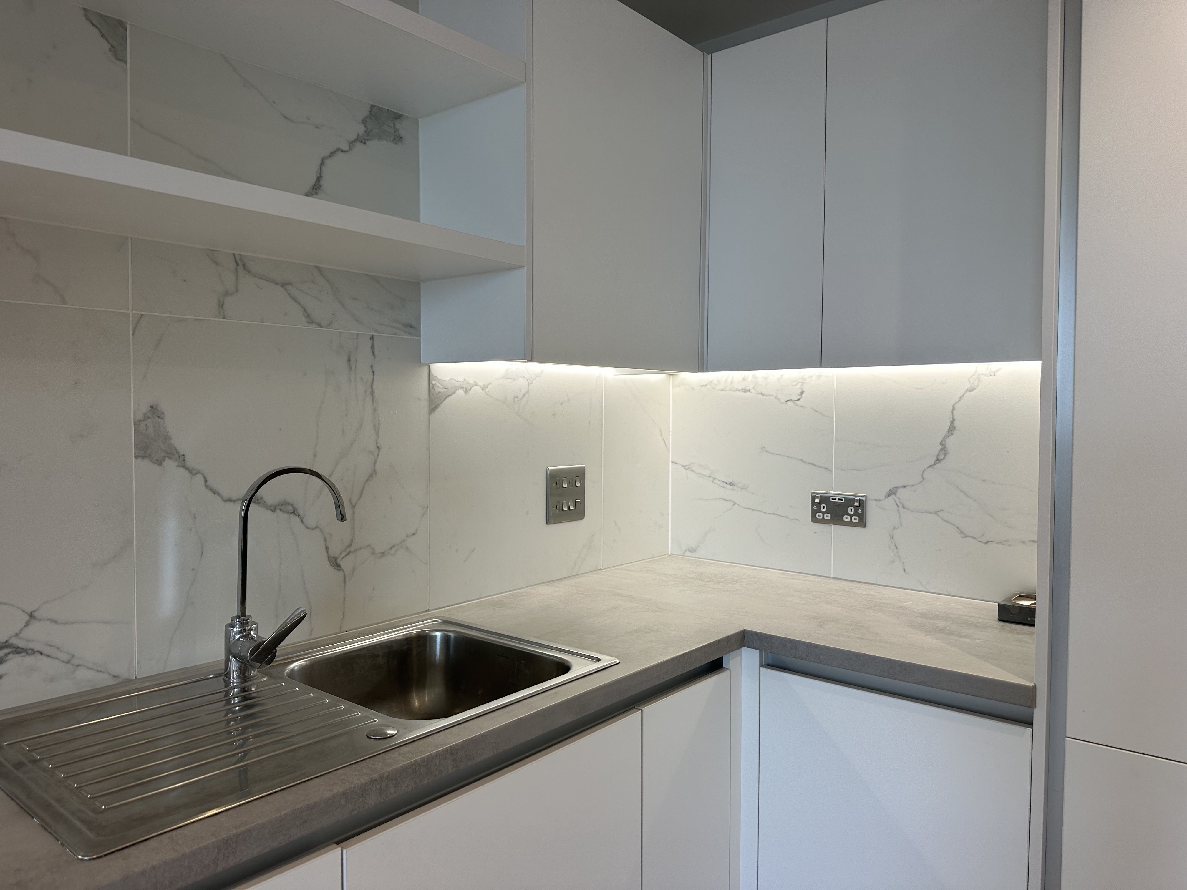 2 bed flat to rent in Holdenhurst Road, , BH8 2