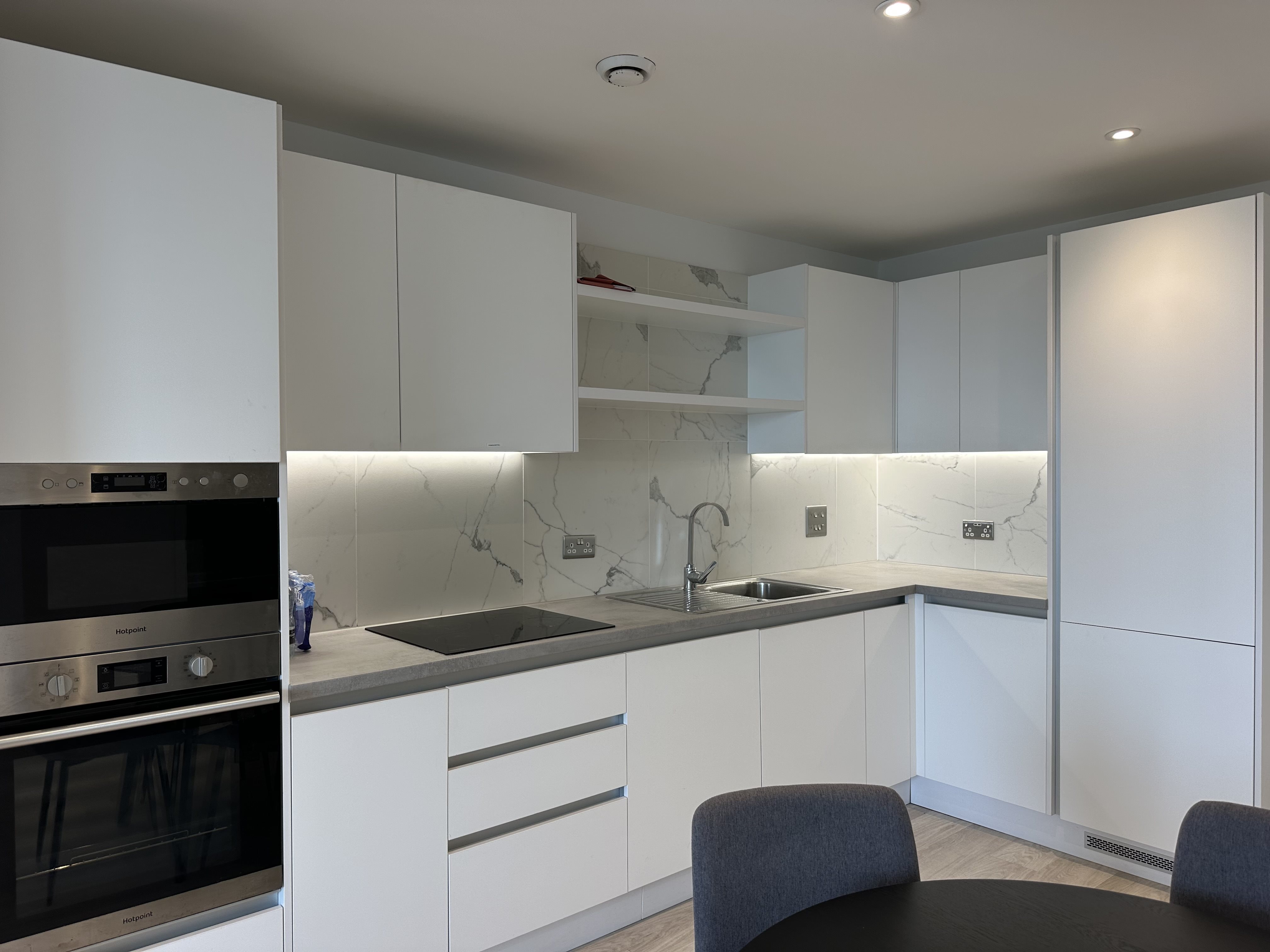 2 bed flat to rent in Holdenhurst Road, , BH8  - Property Image 2