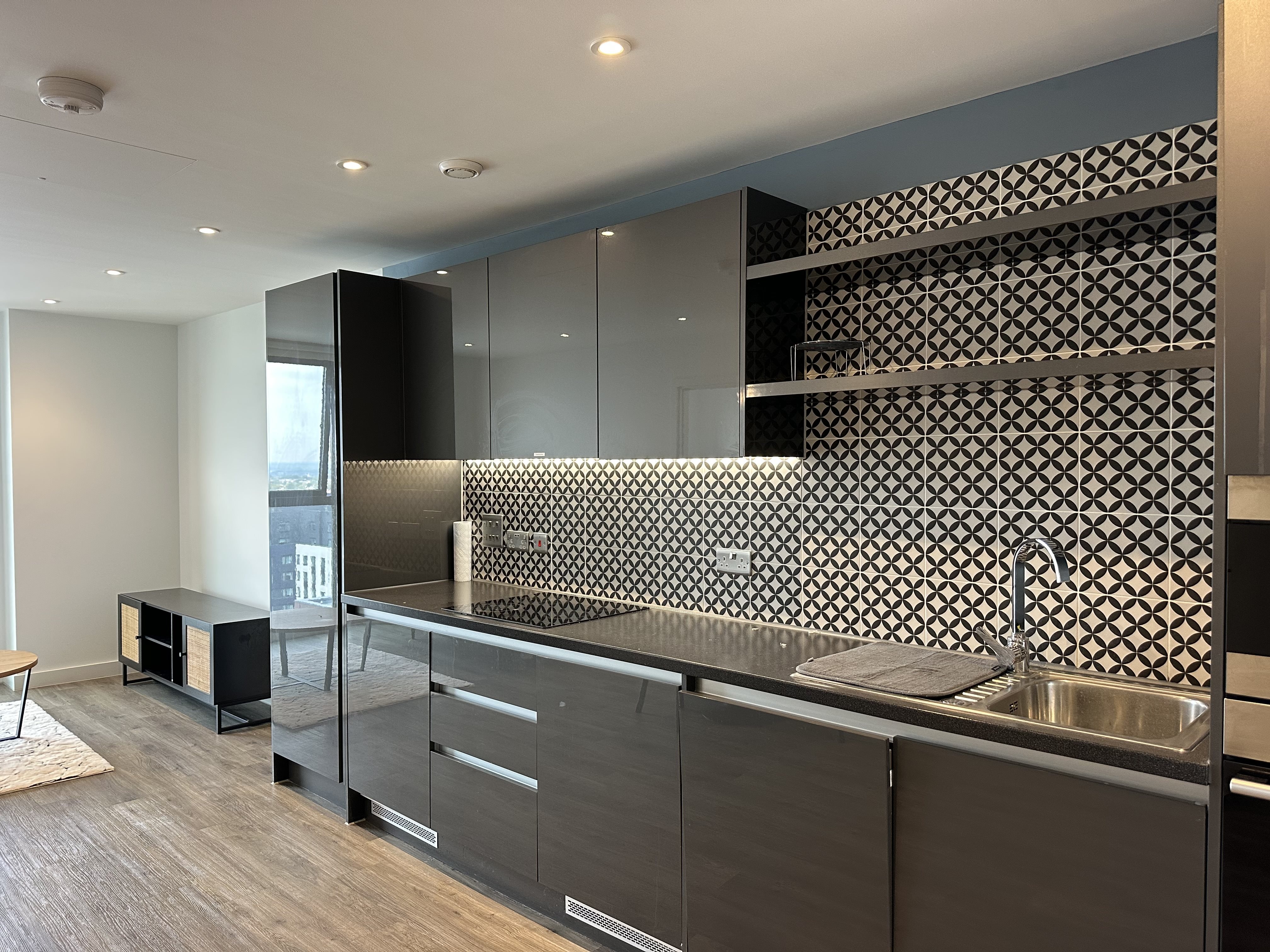 1 bed flat to rent in Holdenhurst Road, , BH8