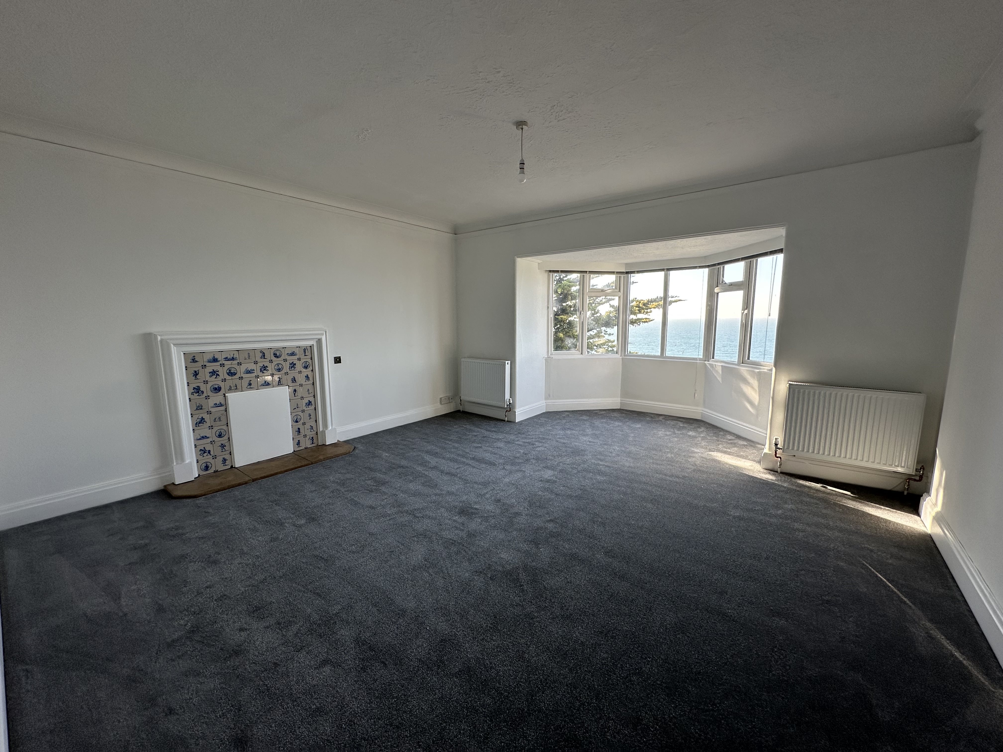 3 bed flat to rent in Grove Road, Bournemouth, BH1 1