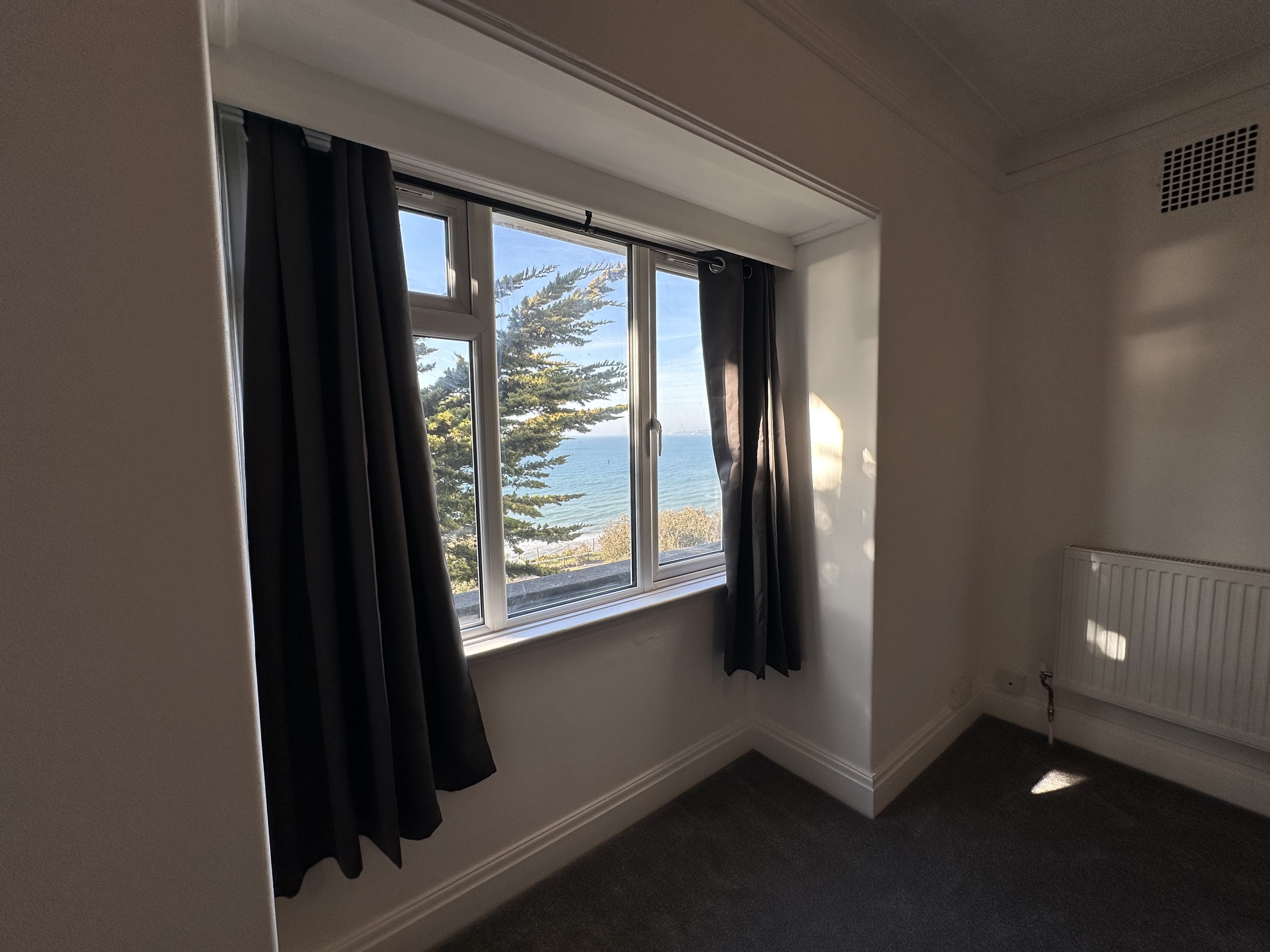 3 bed flat to rent in Grove Road, Bournemouth, BH1 5