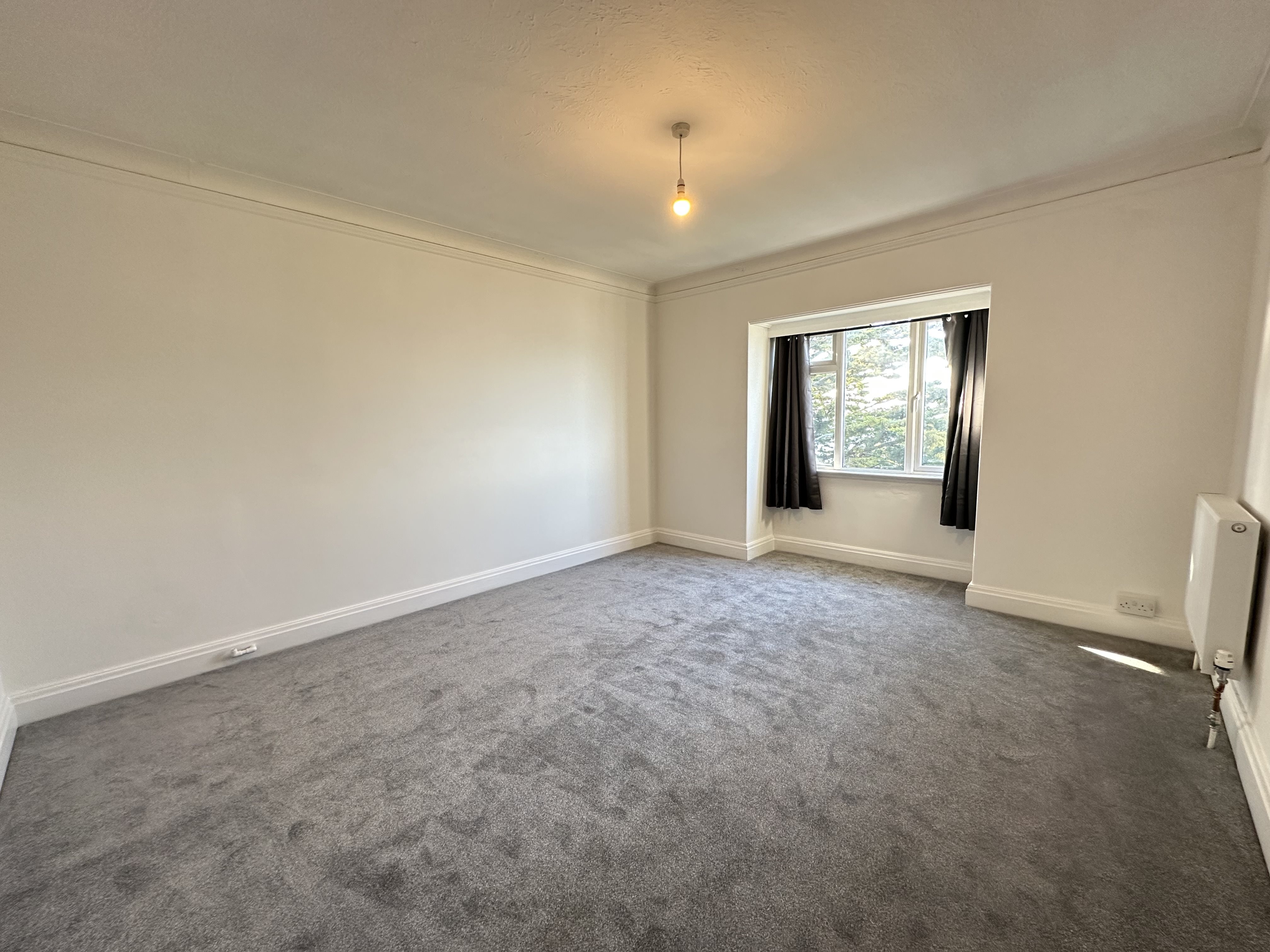 3 bed flat to rent in Grove Road, Bournemouth, BH1 7