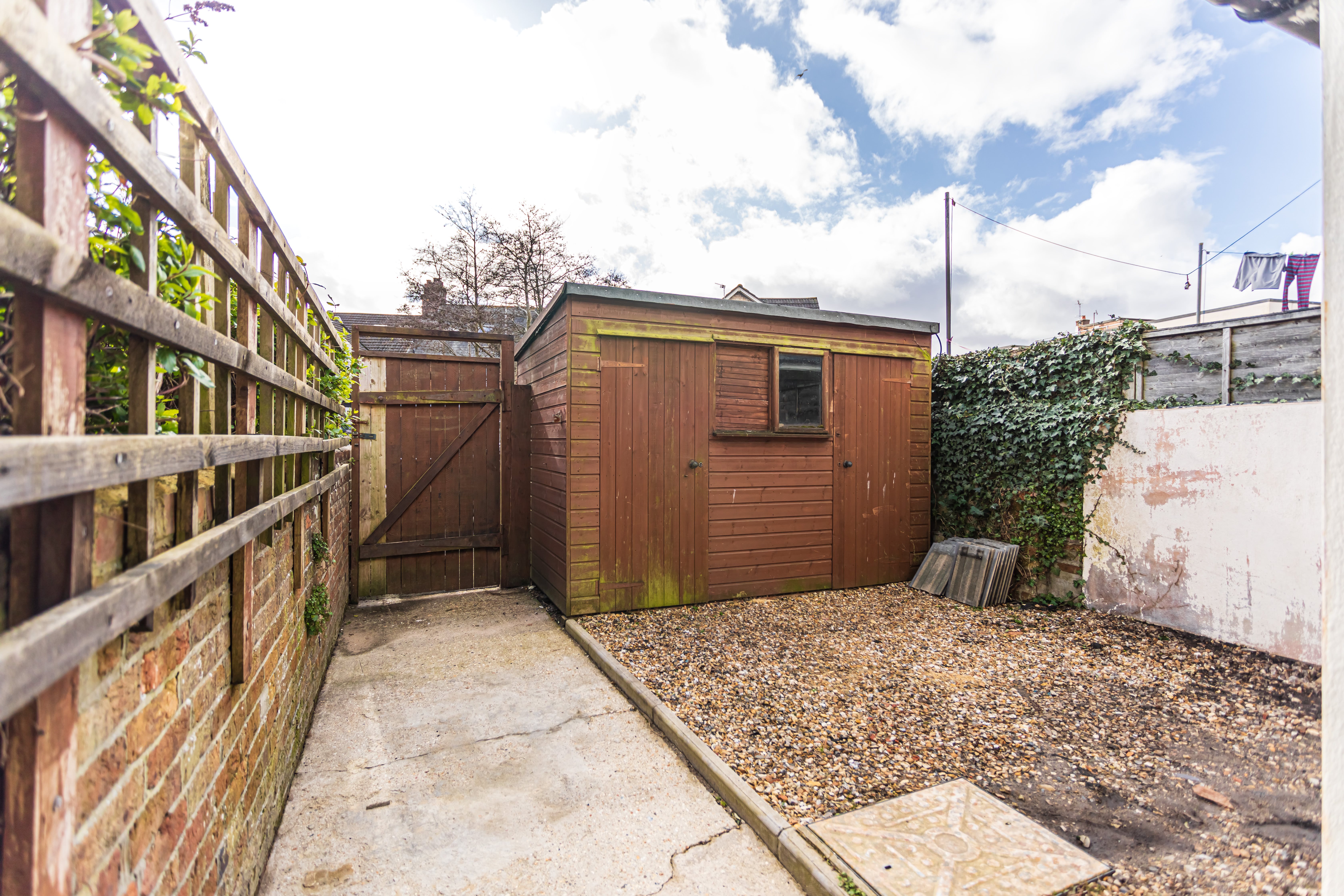 3 bed terraced house to rent in Garland Road, Poole, BH15 16