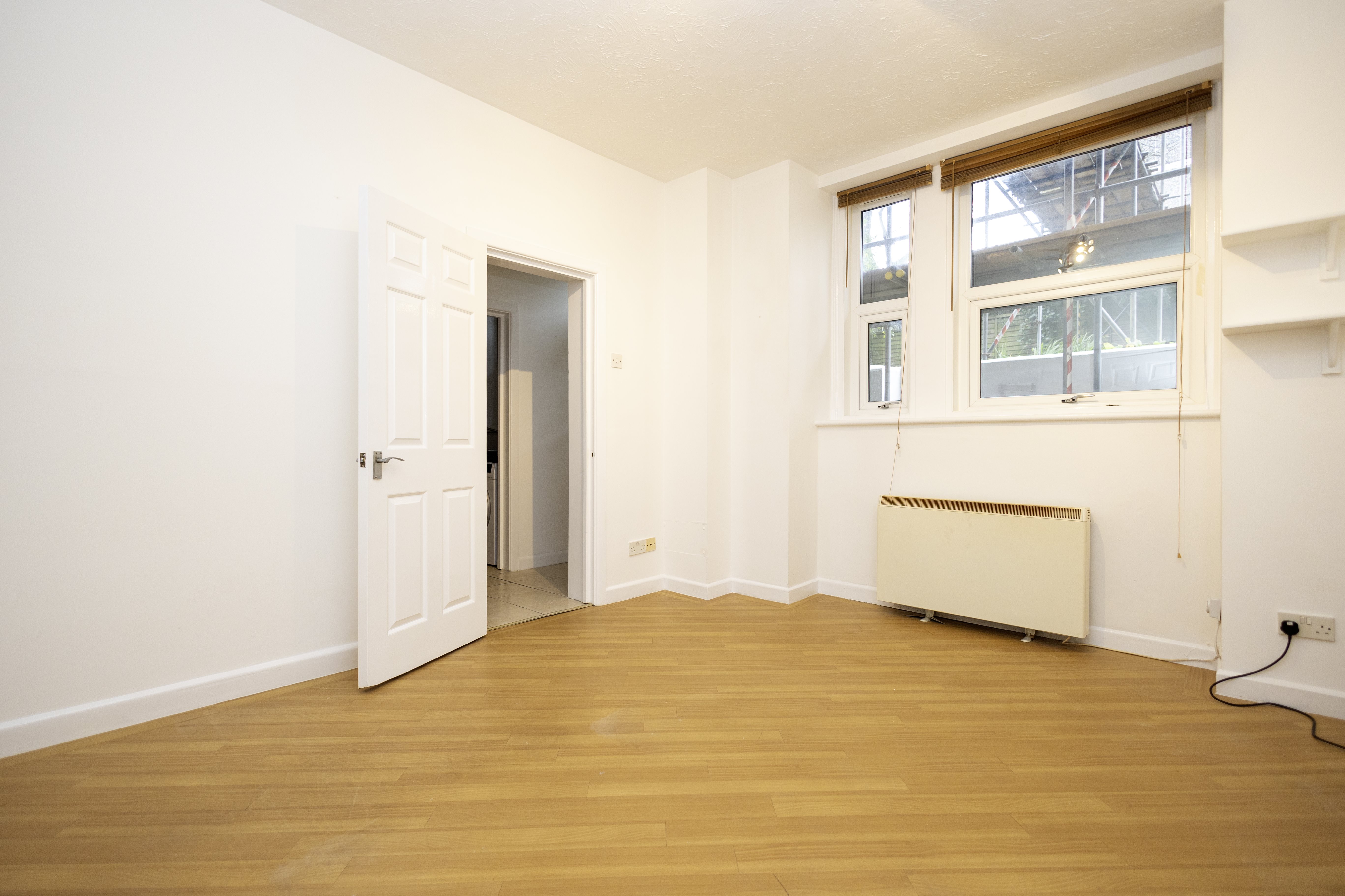 1 bed studio flat to rent in Durley Gardens, Bournemouth 1