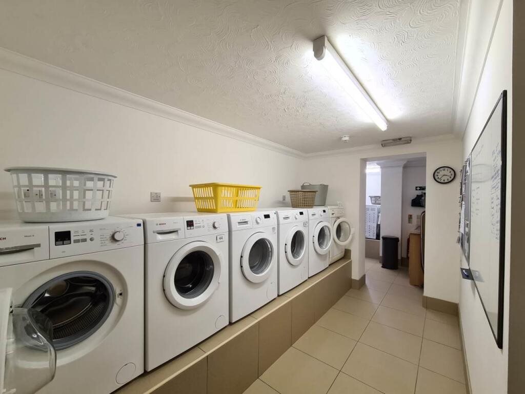 1 bed flat to rent in Poole Road, Bournemouth, BH2 2