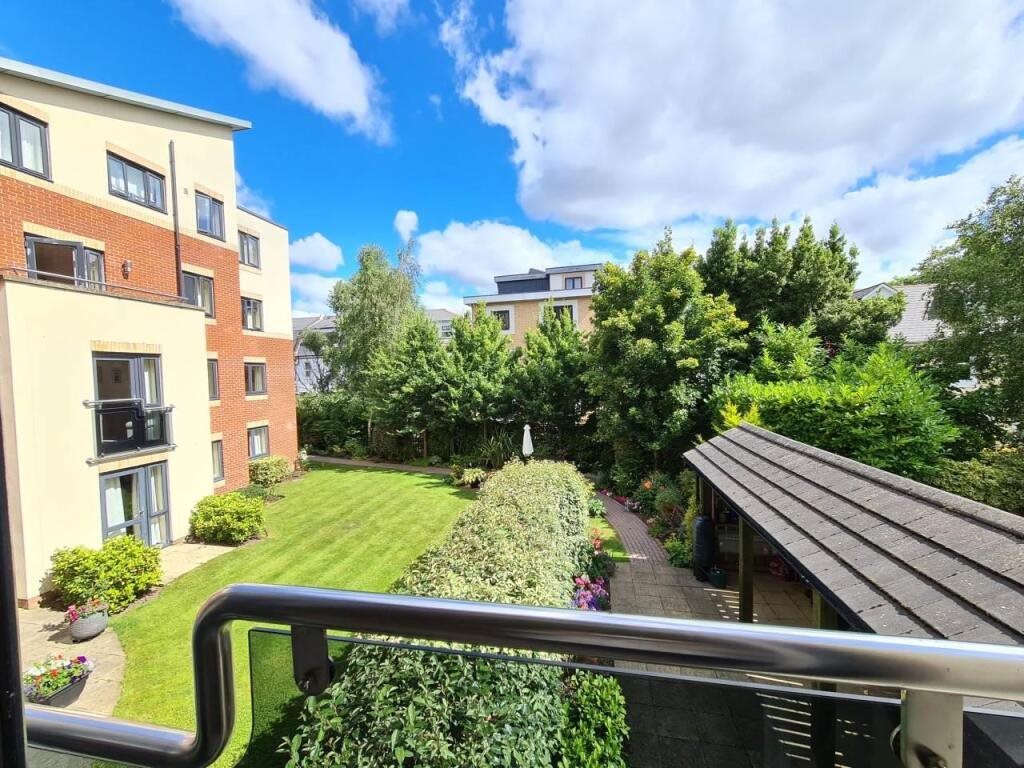 1 bed flat to rent in Poole Road, Bournemouth, BH2 7