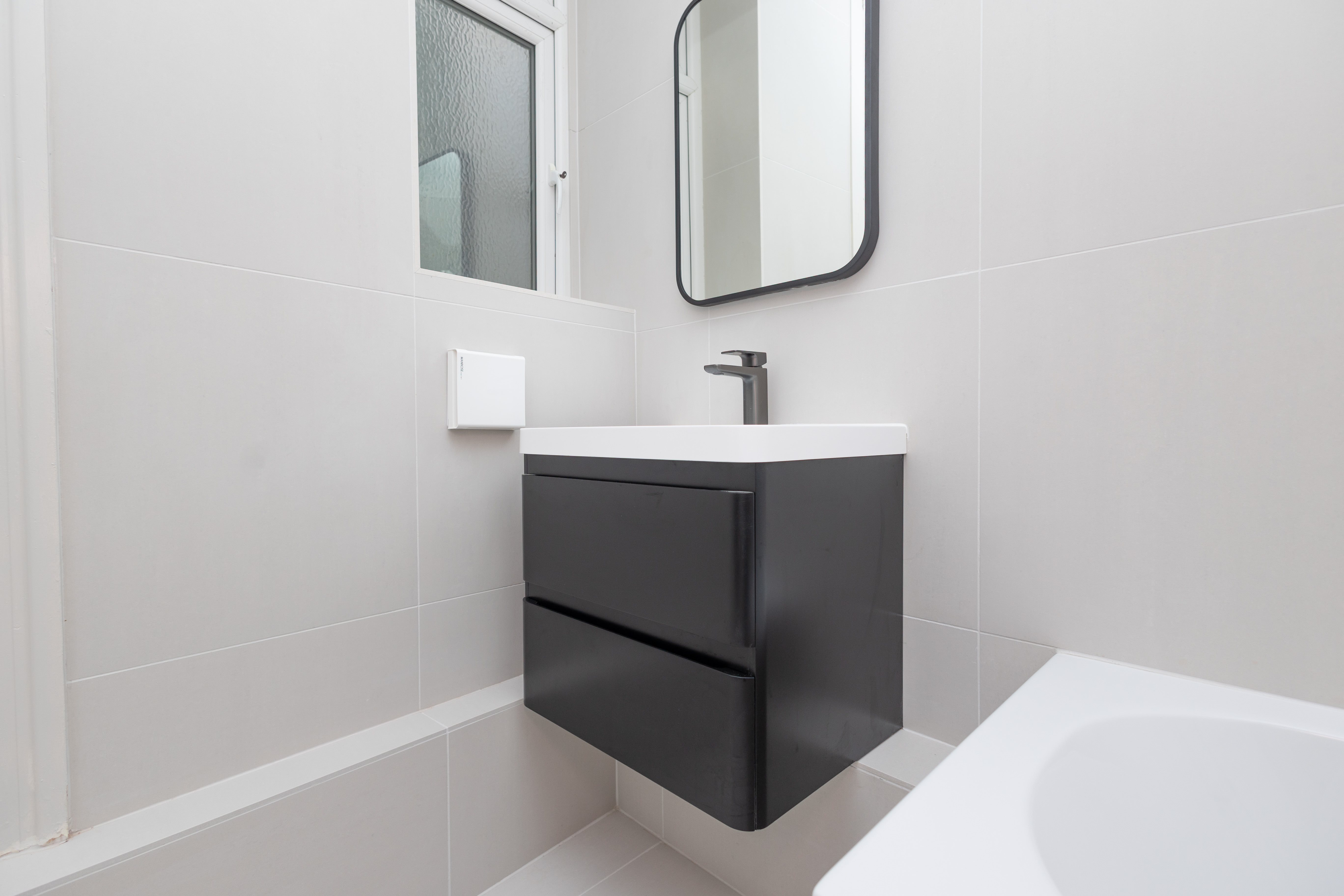 3 bed flat to rent in Richmond Hill, Bournemouth, BH2 18