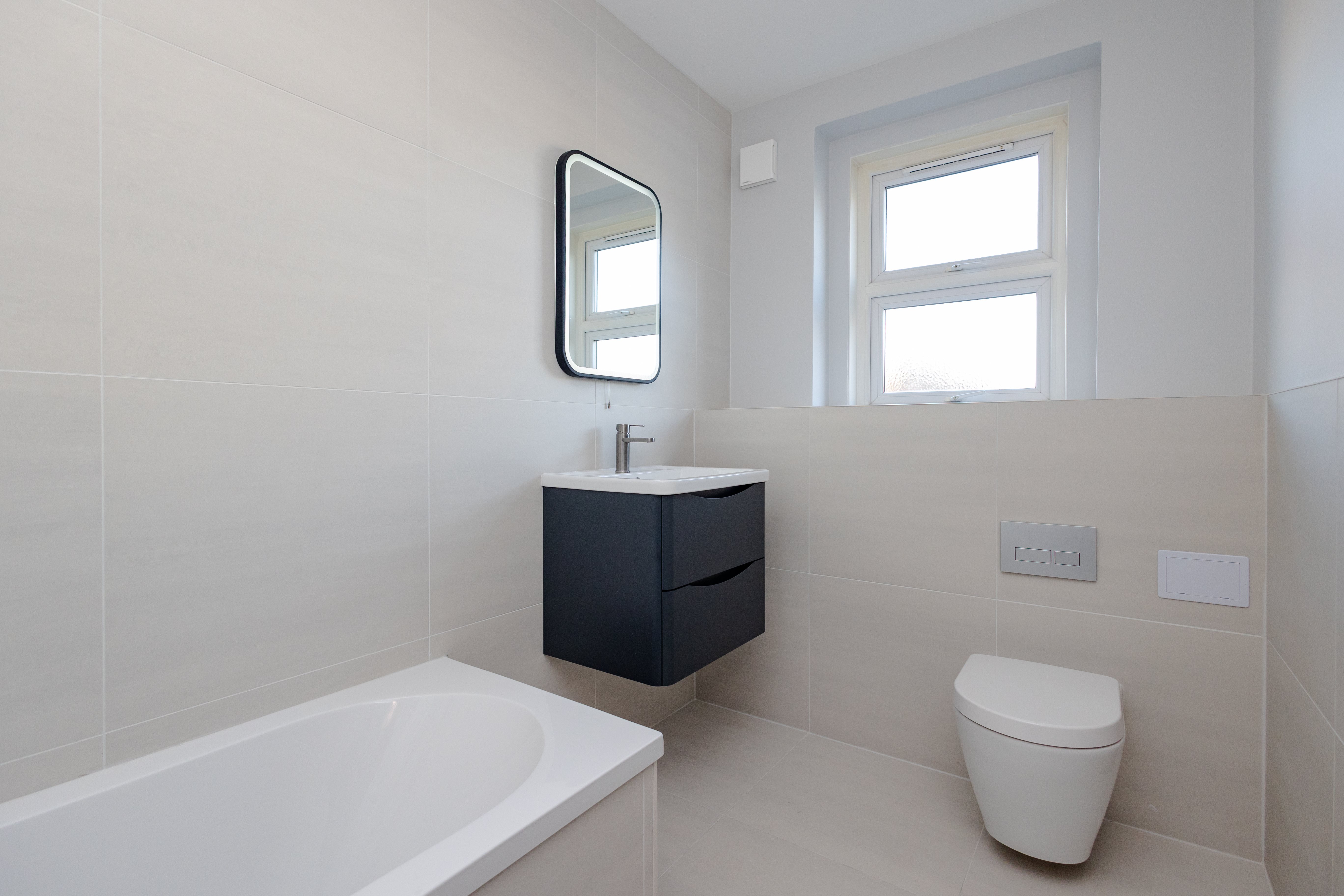 3 bed flat to rent in Richmond Hill, Bournemouth, BH2 9