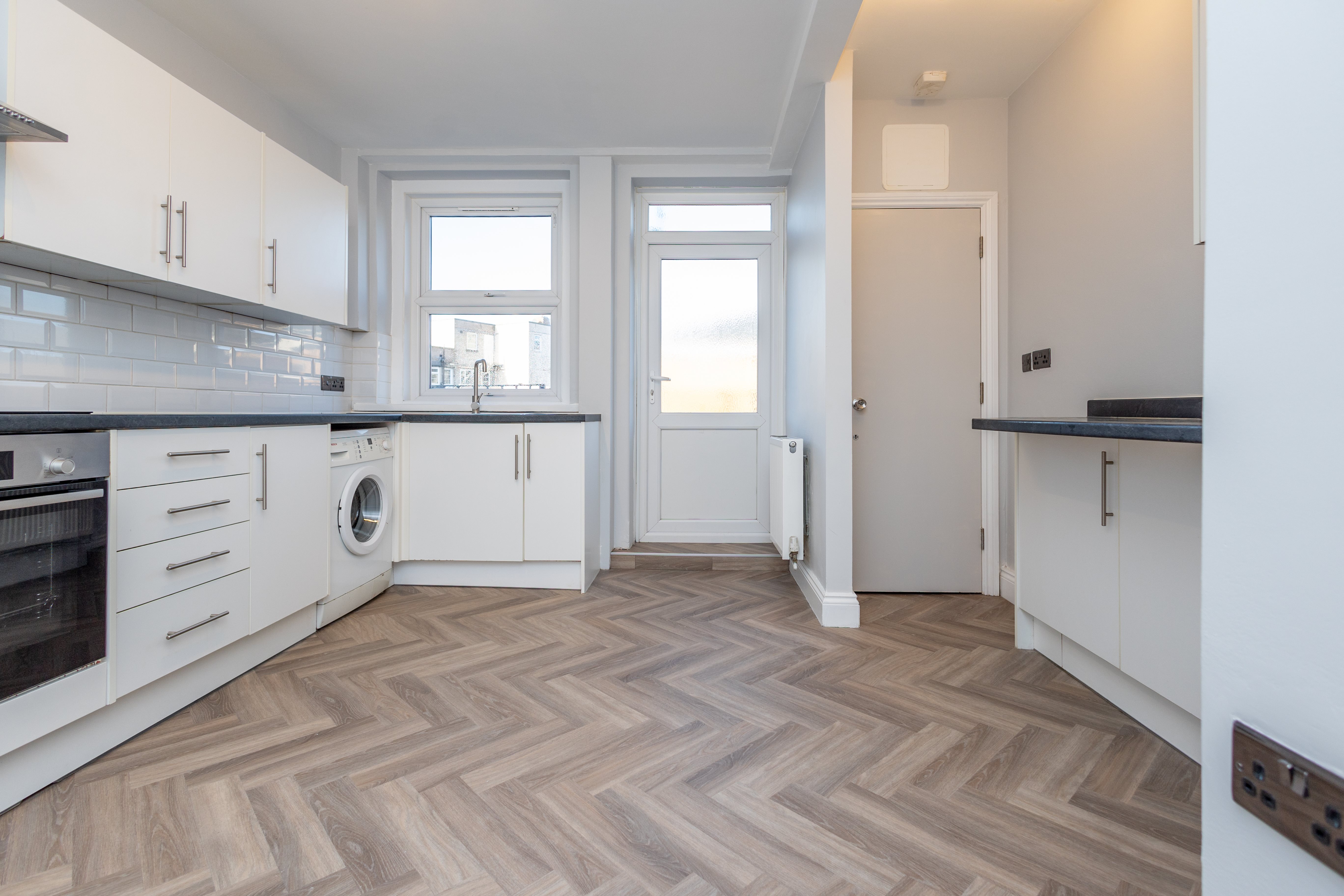 3 bed flat to rent in Richmond Hill, Bournemouth, BH2  - Property Image 13