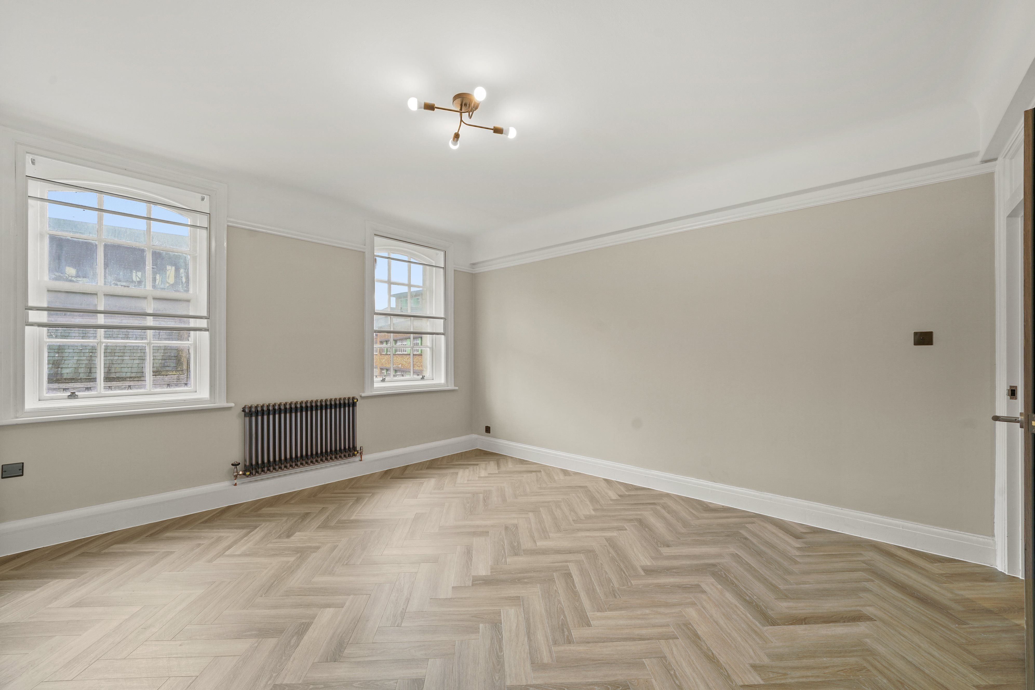 3 bed flat to rent in Richmond Hill, Bournemouth 1