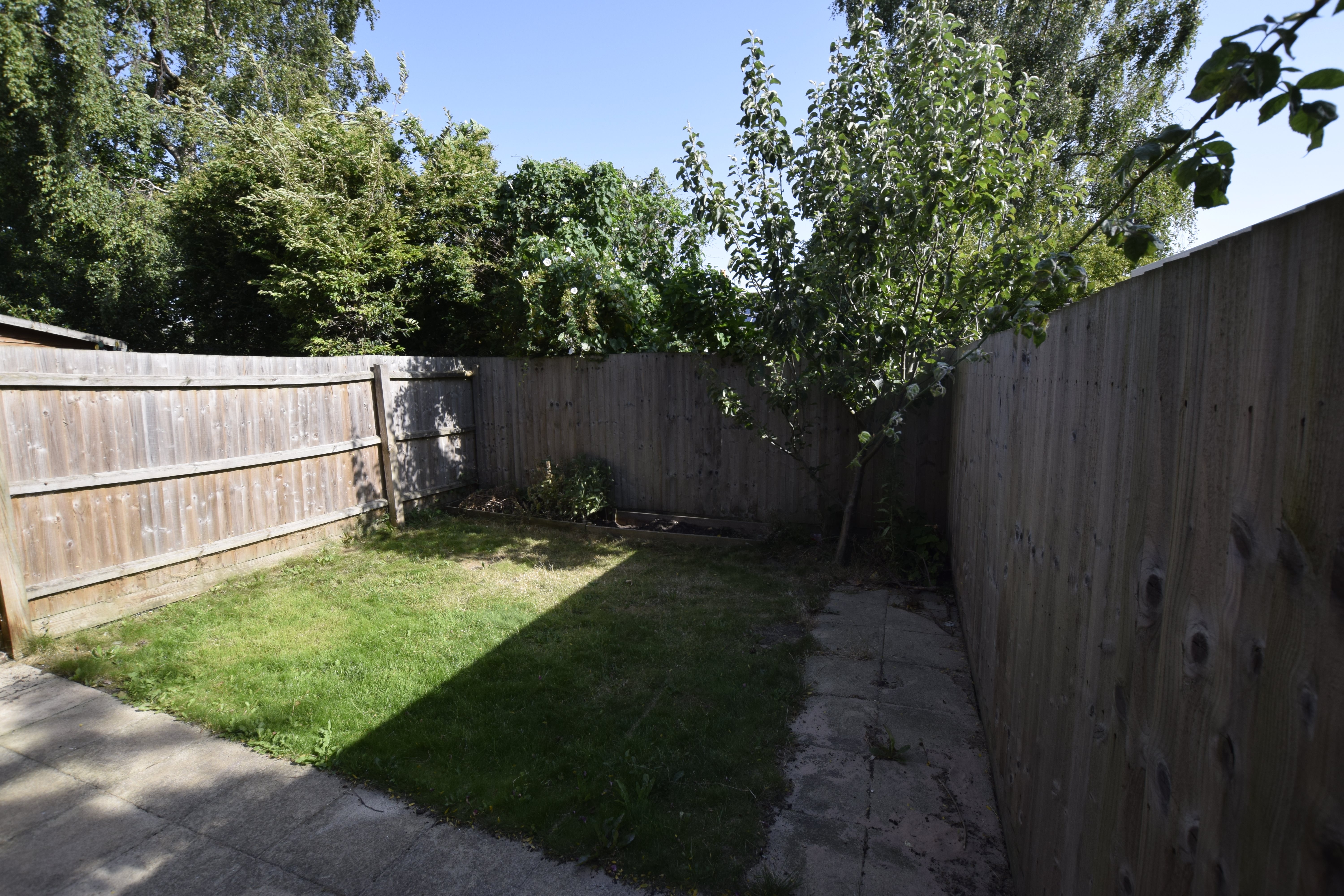3 bed semi-detached house to rent in Wesley Road, Poole, BH12 21