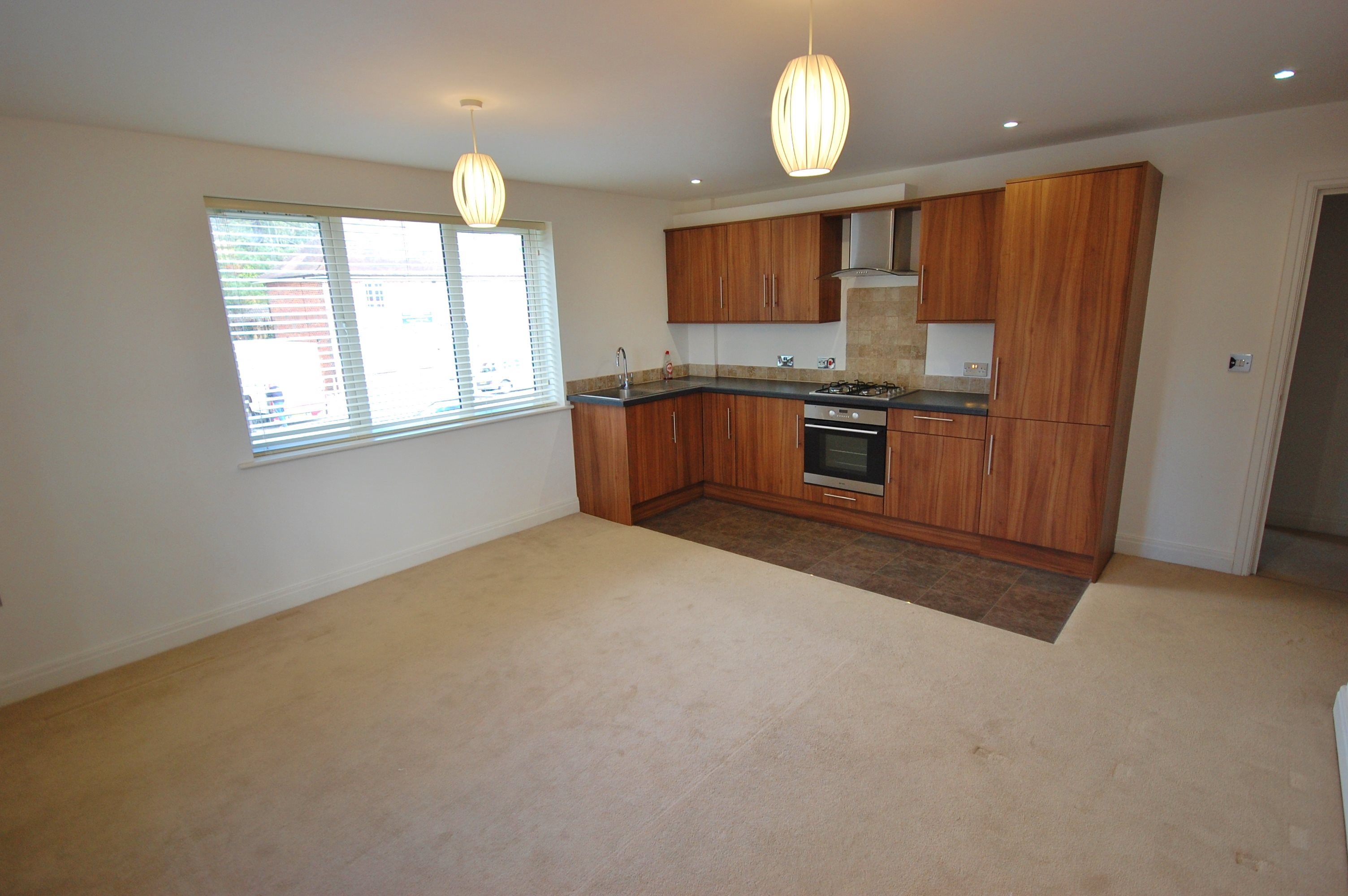 2 bed flat to rent in Wimborne Road East, Ferndown - Property Image 1