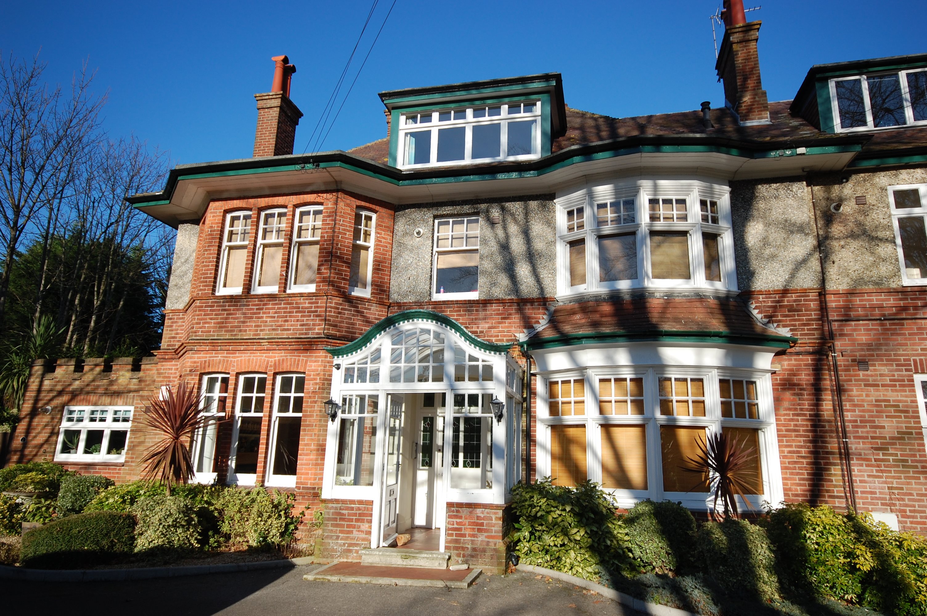 2 bed flat to rent in Beechey Road, Bournemouth, BH8