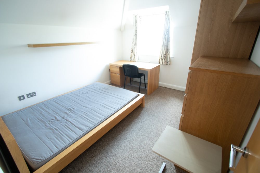 4 bed house to rent in Portchester Place, Bournemouth  - Property Image 8